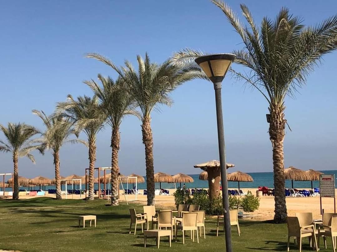 Laserina Palm Beach For Families Only Ground Floor With Big Garden Please Note That There Is Entrance Extra Fees 250 Le Per Adult Otel Ain Sukhna Dış mekan fotoğraf