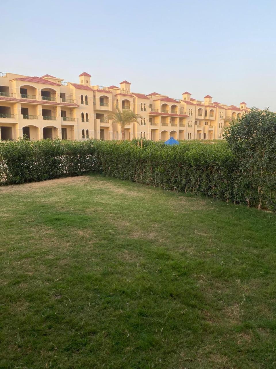 Laserina Palm Beach For Families Only Ground Floor With Big Garden Please Note That There Is Entrance Extra Fees 250 Le Per Adult Otel Ain Sukhna Dış mekan fotoğraf