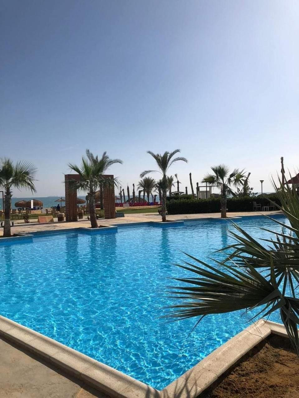 Laserina Palm Beach For Families Only Ground Floor With Big Garden Please Note That There Is Entrance Extra Fees 250 Le Per Adult Otel Ain Sukhna Dış mekan fotoğraf